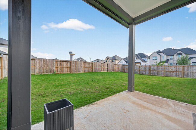 Building Photo - 7727 Pleasant Crst Dr