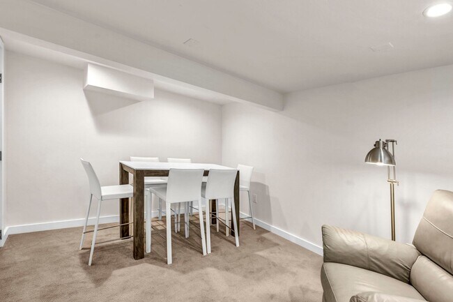 Building Photo - 574 Reno Ave