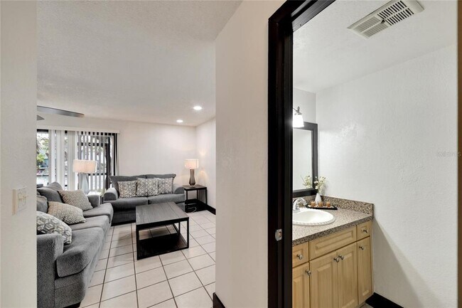 Building Photo - 6301 Newtown Cir