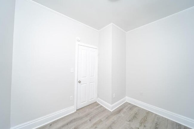 Building Photo - 11 Mann Ave