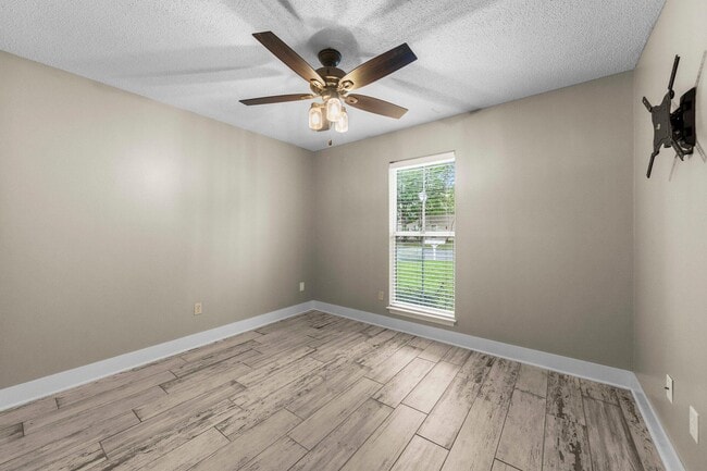 Building Photo - 3030 Blue Pine Ln