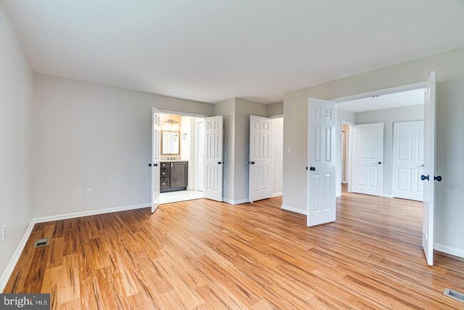 Building Photo - 3022 Dower House Dr