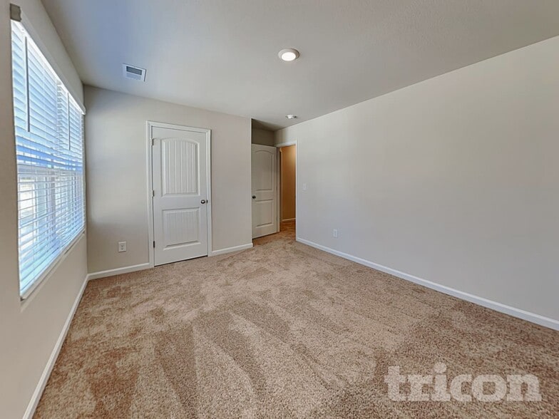 Building Photo - 150 Parkers Gate Dr