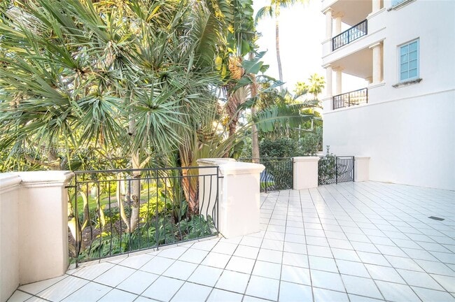 Building Photo - 19211 Fisher Island Dr