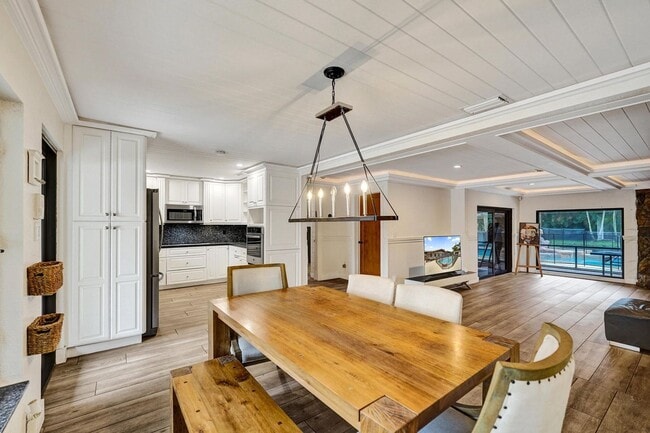 Building Photo - 5612 Harding St