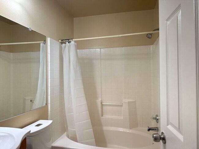 Building Photo - Imagine coming home to this hidden rare spacious find right off of a cul-de-sac