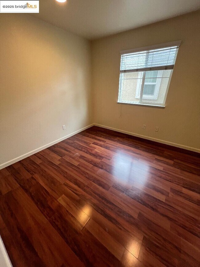 Building Photo - 201 Whimbrel Cir