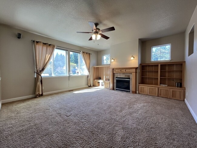 Building Photo - Beautiful 5 Bedroom Home + Office with Grand Entry, Gourmet Kitchen & Private Backyard