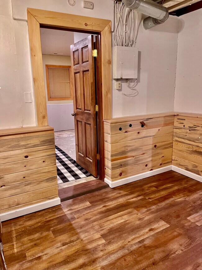 Building Photo - 5345 Wedgewood Dr