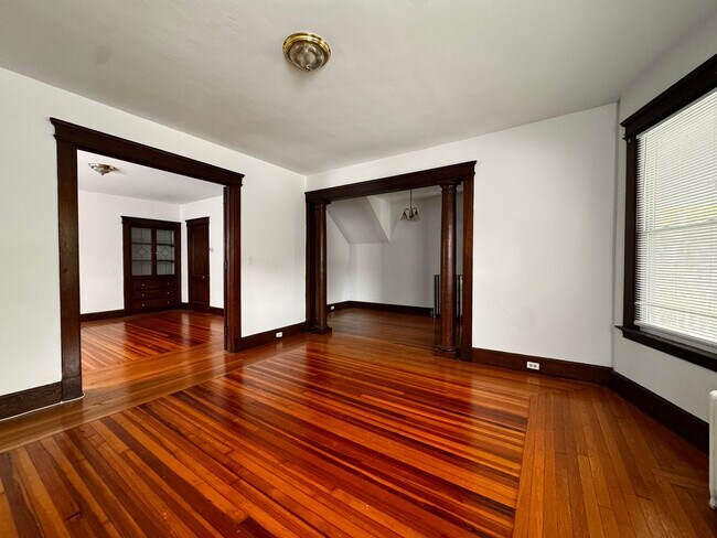 Building Photo - 126 Mansfield St