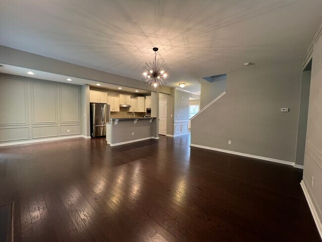 Building Photo - 2198 Laurens Dr