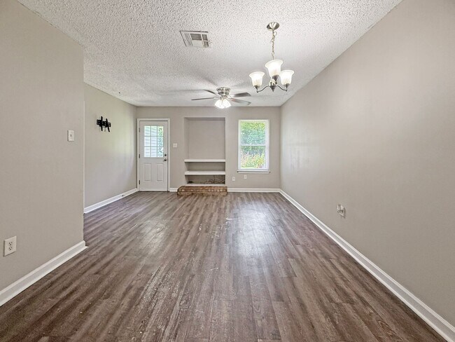 Building Photo - 9648 El Scott Ave