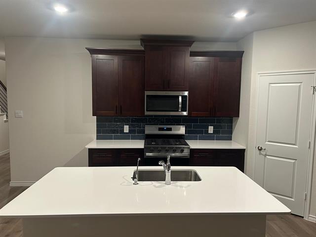 Building Photo - 1800 Bleriot Ct