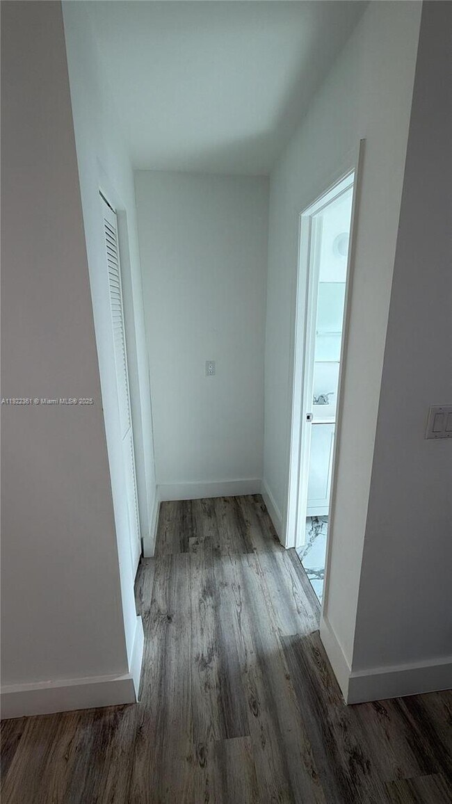 Building Photo - 935 Jefferson Ave