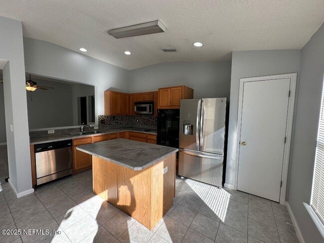 Building Photo - 348 Bostwick Cir