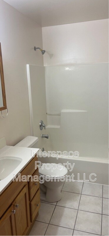 Building Photo - 1345 Rock Run Dr