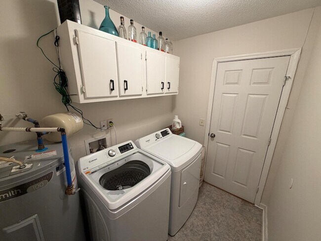 Building Photo - 101 Egret Ave