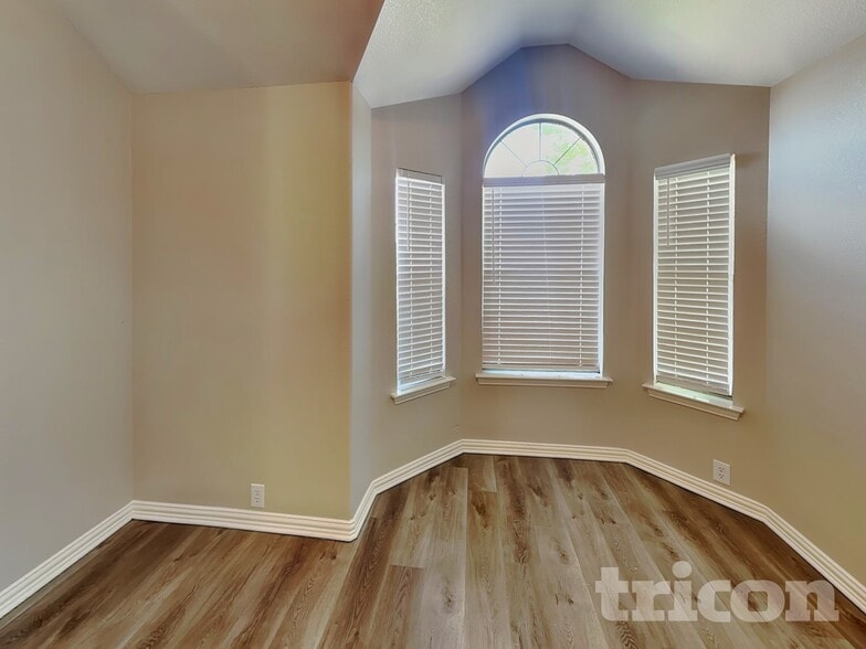 Building Photo - 227 Bison Meadow Dr