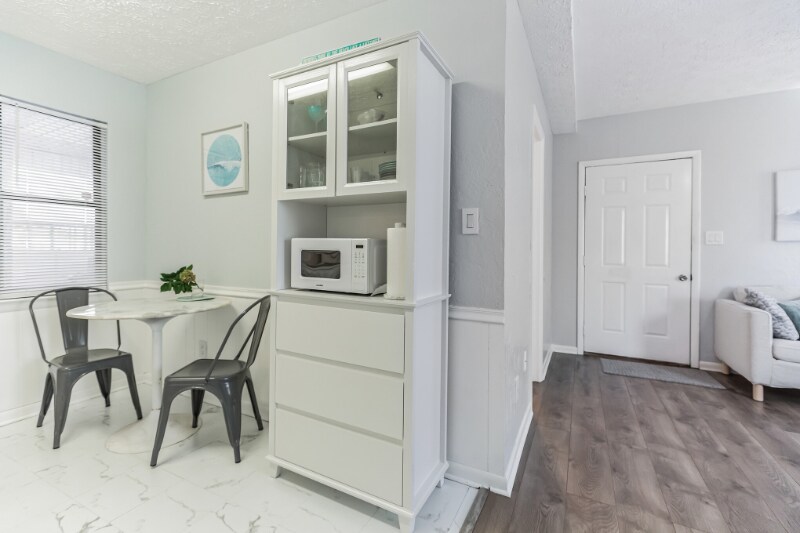 Building Photo - 216 Rose Ln