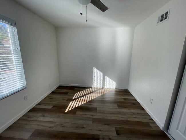 Building Photo - Carr Dr