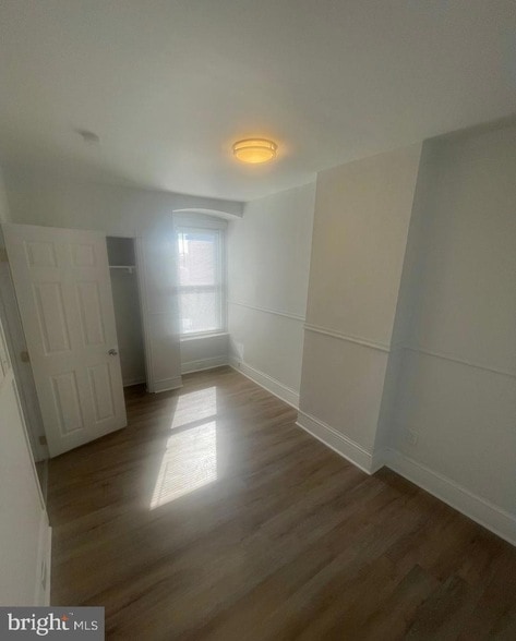 Building Photo - 7 6th Ave