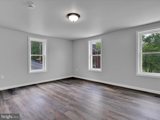 Building Photo - 2-838-AP2 Suedberg Rd
