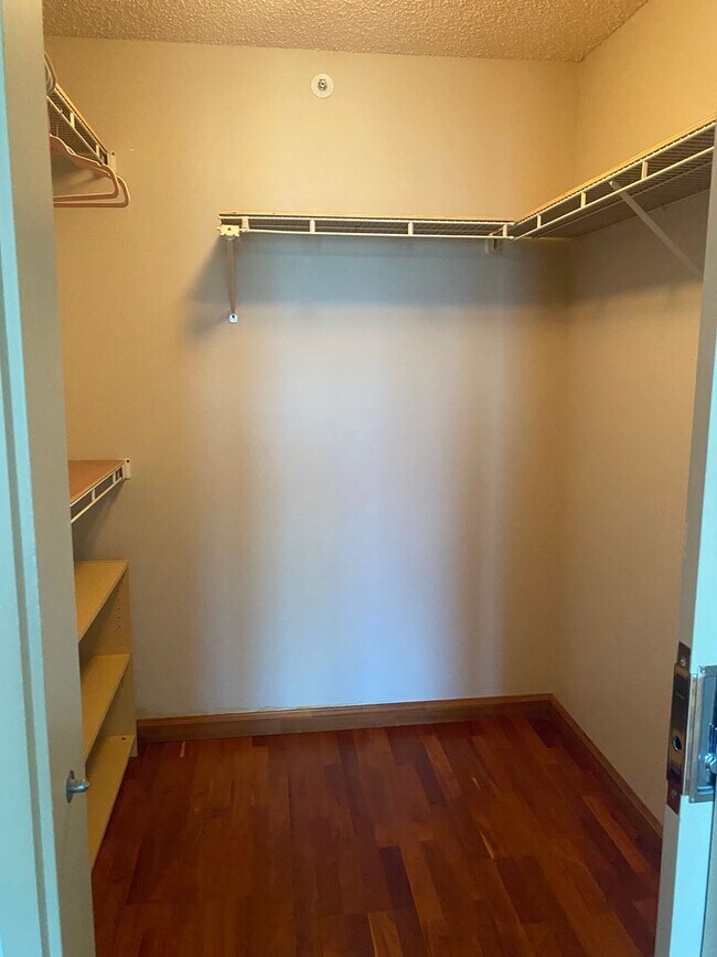 Building Photo - 1015 Wilder Ave