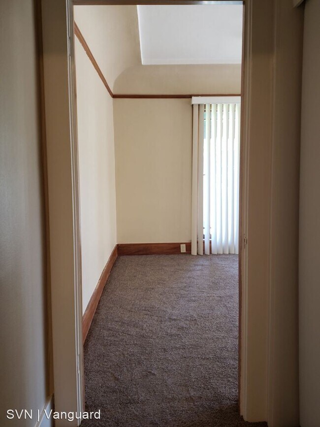 Building Photo - 1 br, 0.5 bath Room For Rent - Old Town Or...