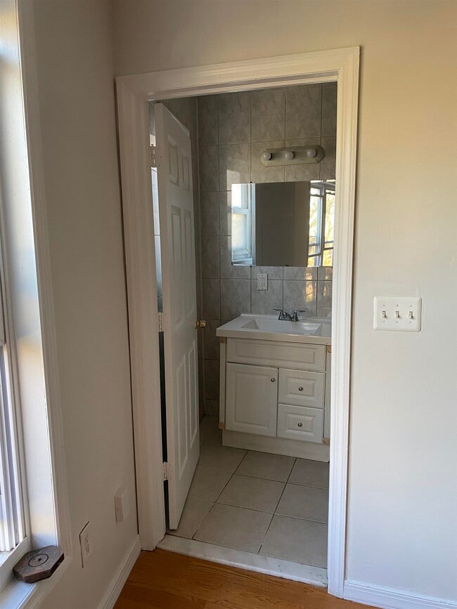 Building Photo - 106 Ocean Ave