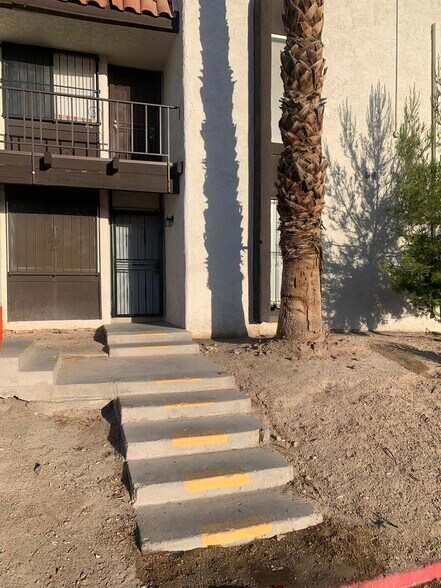 Primary Photo - 1405 Vegas Valley Dr