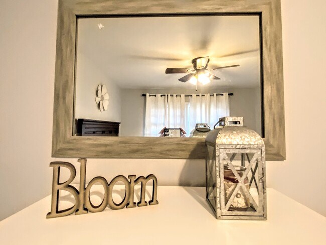 Building Photo - 2925 Center St