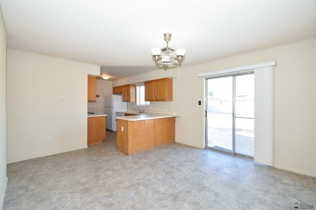 Building Photo - 8840 E 38th Ln