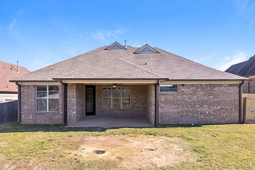 Building Photo - 40 Donna Lyn Dr