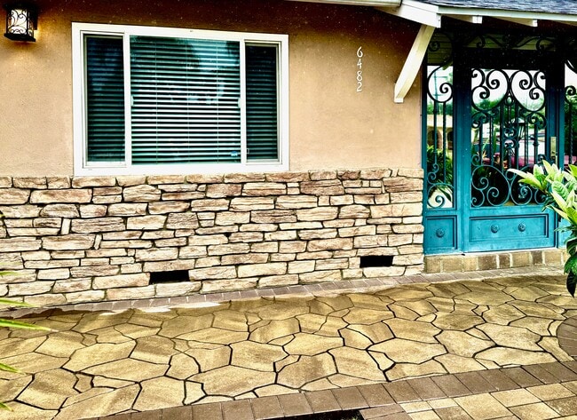 Building Photo - 6482 Adair Ave