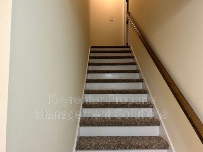 Building Photo - 107 Oakstone Run