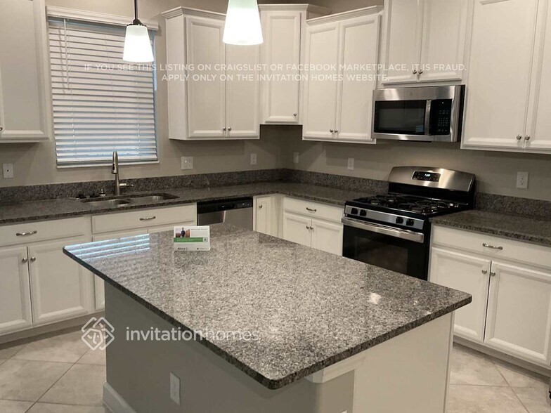 Building Photo - 2861 Gridiron Garden Isle