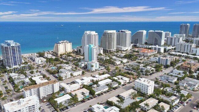 Building Photo - 624 Orton Ave