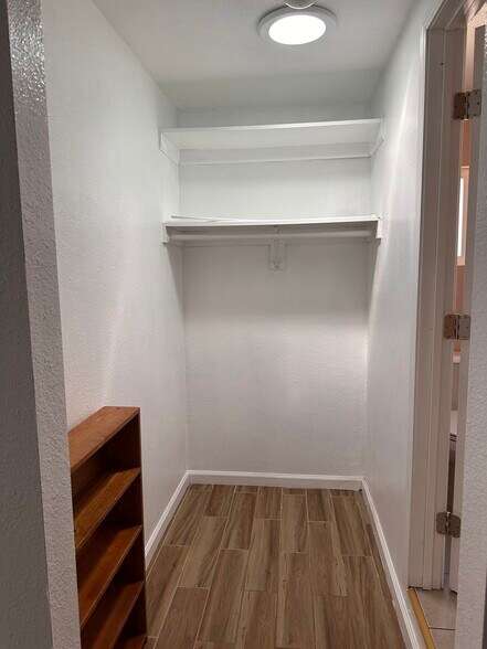 Building Photo - 255 Edwin Way