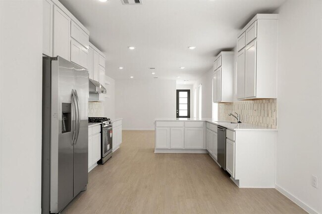 Building Photo - 6742 Sunset Velvet Dr