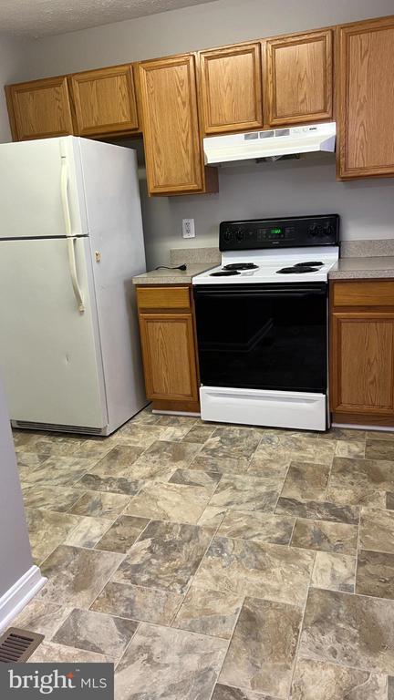 Building Photo - 133 Equestrian Dr