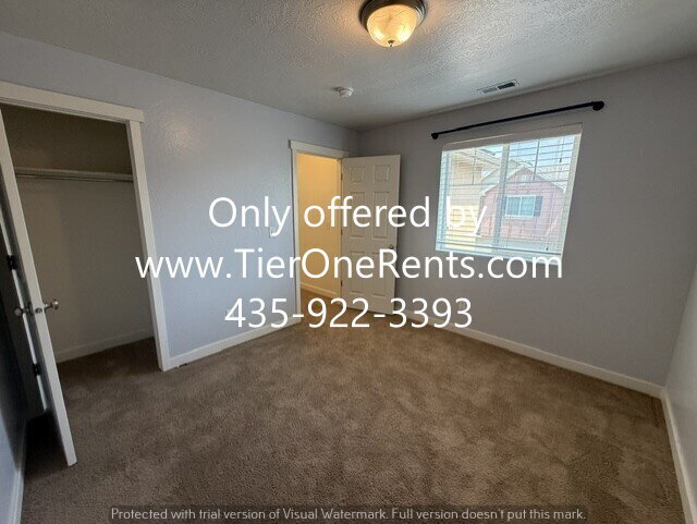 Building Photo - NO DEPOSIT option available for qualified renters!