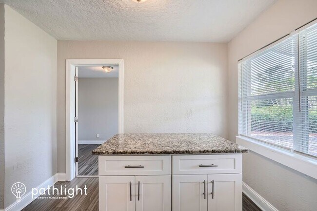 Building Photo - 4080 Bluefish Dr SE