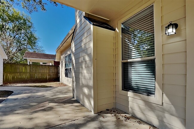 Building Photo - 1414 Chesterpoint Dr