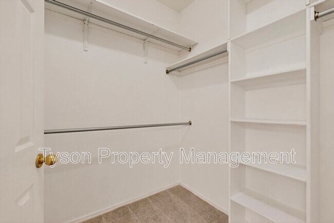 Building Photo - 7411 Peregrine Rd NE