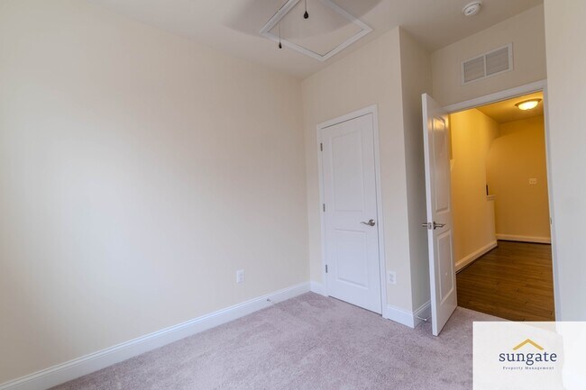 Building Photo - 5757 Richards Valley Rd