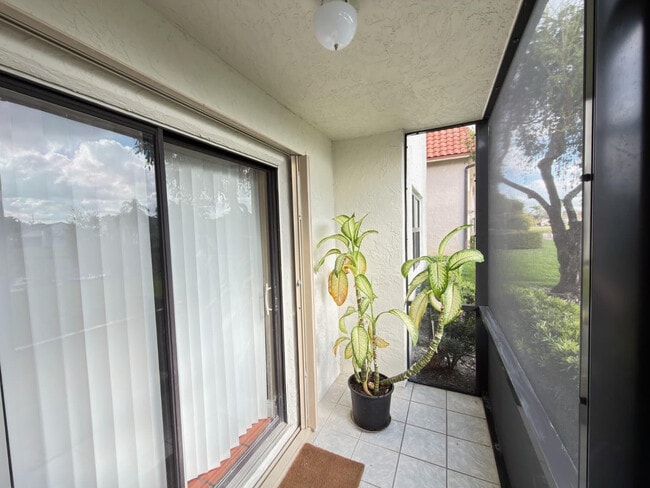 Building Photo - 15710 E Waterside Cir