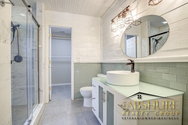 Building Photo - 852 Willow Bay Dr