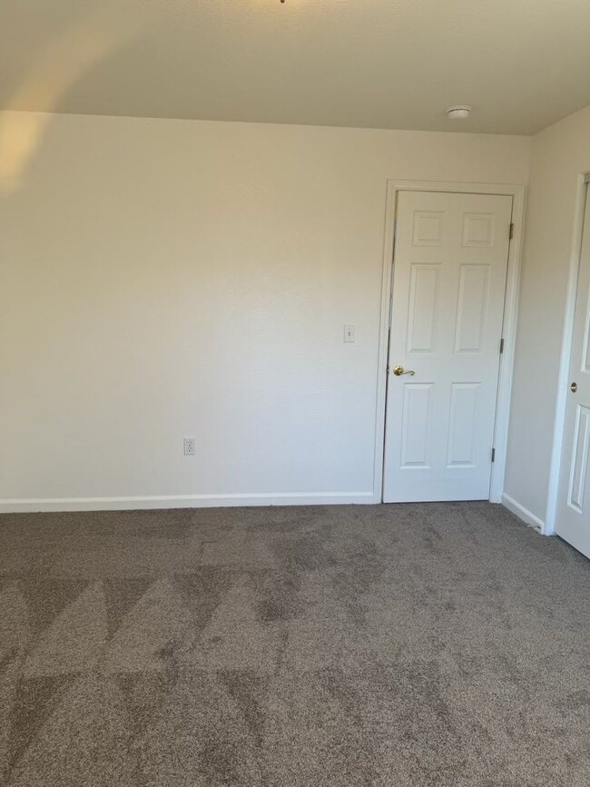 Building Photo - Townhouse in Carson for rent $2300 a month, 3 Bedroom, 2.5 baths, water/sewer paid by owner