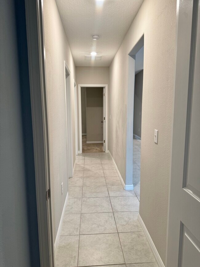 Building Photo - 5505 Olano St