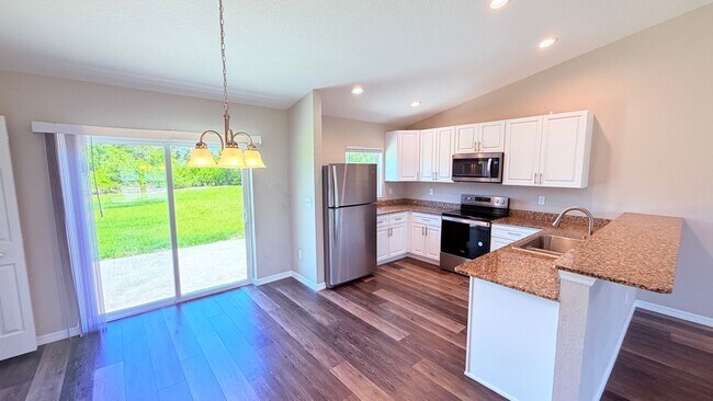 Building Photo - Lovely  3 Bedroom, 2 Bathroom Home in Ocala!!!